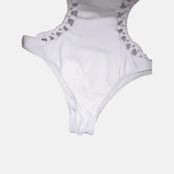 Romwe Women's White One-Piece Swimsuit Crochet Cut-Out Halter Size M - Picture 4 of 9